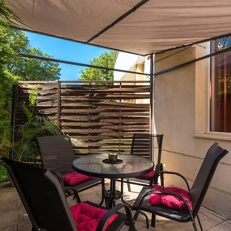 Seanest Апартамент *