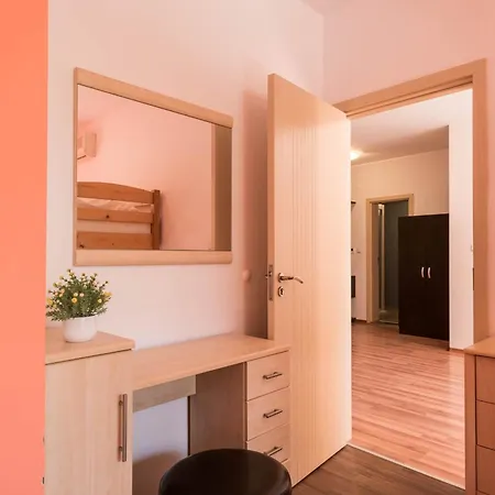 Seanest Апартамент *